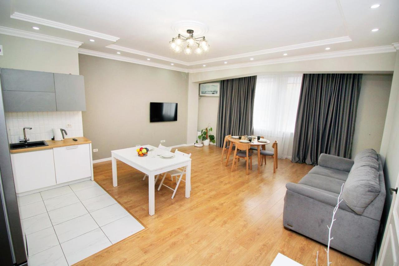 Perfect Spacious Apartment 356 Almaty Exteriér fotografie
