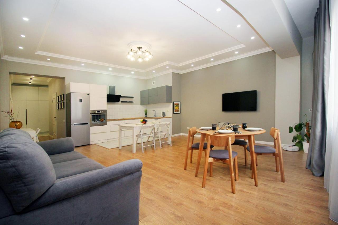 Perfect Spacious Apartment 356 Almaty Exteriér fotografie
